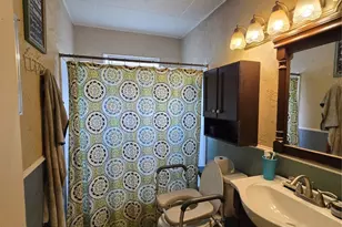 610 E Division St, Edna, TX 77957 - Photo 33