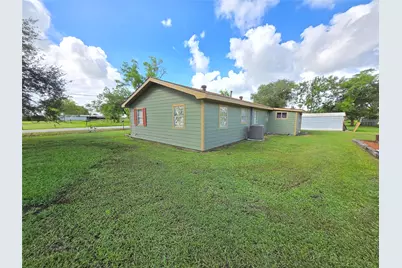 610 E Division Street, Edna, TX 77957 - Photo 7