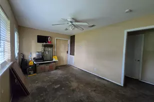 610 E Division St, Edna, TX 77957 - Photo 25