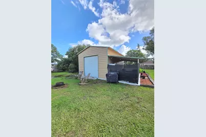 610 E Division Street, Edna, TX 77957 - Photo 11