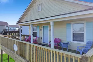 905 Sage Rd, Crystal Beach, TX 77650 - Photo 5