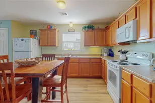905 Sage Rd, Crystal Beach, TX 77650 - Photo 19
