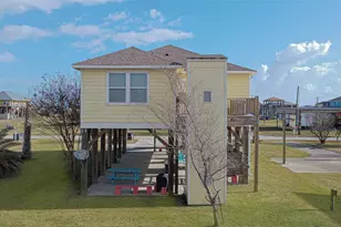 905 Sage Rd, Crystal Beach, TX 77650 - Photo 13