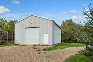 1815 Charter St, Columbus, TX 78934 - Photo 49