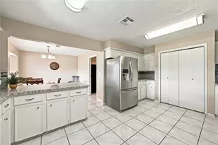 4697 Wickwillow Ln, Alvin, TX 77511 - Photo 15