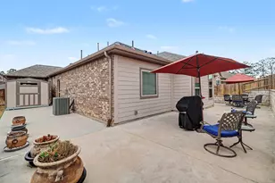 320 Red Maple Ln, Conroe, TX 77304 - Photo 19