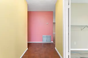 5195 Laurel St, Beaumont, TX 77707 - Photo 9