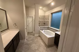 135 Bloomhill Pl, Magnolia, TX 77354 - Photo 5