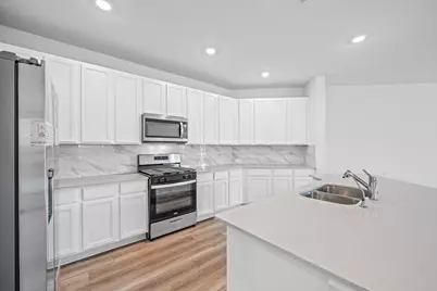 15719 Autumn Chicory Drive, Houston, TX 77044 - Photo 9