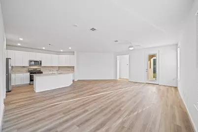 15719 Autumn Chicory Drive, Houston, TX 77044 - Photo 5