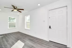 6317 Sandra St, Houston, TX 77028 - Photo 7
