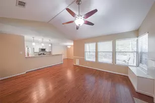 49 Sawmill Grove Ln, The Woodlands, TX 77380 - Photo 3