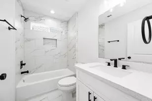 2020 Hampton St, Houston, TX 77088 - Photo 25