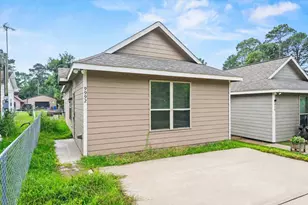 9992 Calendar St, Willis, TX 77318 - Photo 1