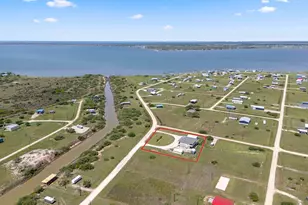 213 Porpoise Dr Dr, Palacios, TX 77465 - Photo 3