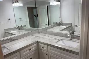 5902 Winsome Ln, Houston, TX 77057 - Photo 11