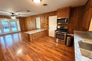 2111 Bush Dr, Huntsville, TX 77320 - Photo 9