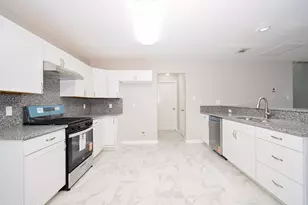 8526 Wild Basin Dr, Houston, TX 77088 - Photo 13