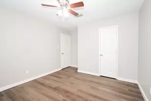 8526 Wild Basin Dr, Houston, TX 77088 - Photo 35
