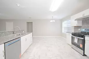 8526 Wild Basin Dr, Houston, TX 77088 - Photo 21