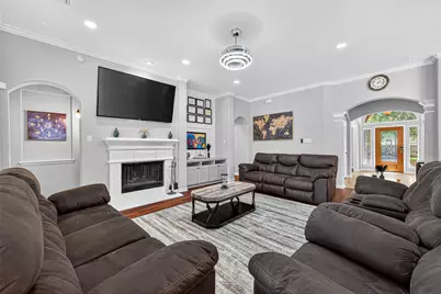 718 Silver Creek Circle, Richmond, TX 77406 - Photo 11