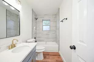 3730 Heatherbrook Dr, Houston, TX 77045 - Photo 15