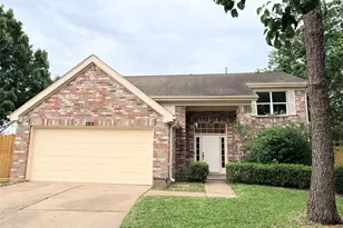 2802 Sunshine Cir, Sugar Land, TX 77479 - Photo 1