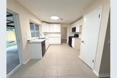 2802 Sunshine Circle, Sugar Land, TX 77479 - Photo 19