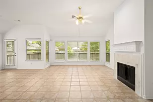 142 S Veranda Ridge Dr, The Woodlands, TX 77382 - Photo 3