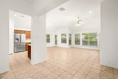 142 S Veranda Ridge Drive, The Woodlands, TX 77382 - Photo 5