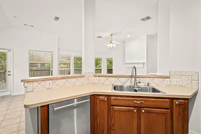 142 S Veranda Ridge Drive, The Woodlands, TX 77382 - Photo 11