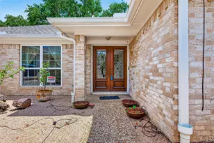 1518 Locke Ln, Sugar Land, TX 77478 - Photo 3