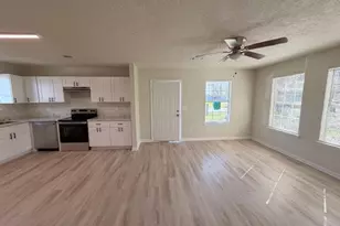 615 Shirley St, Eagle Lake, TX 77434 - Photo 3