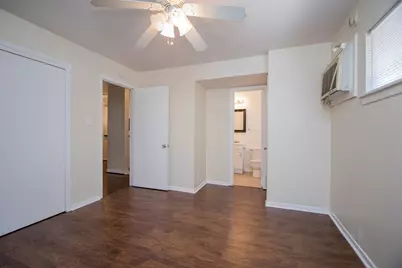 8803 Timberside #10, Houston, TX 77025 - Photo 5