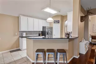 10006 King William Dr, La Porte, TX 77571 - Photo 11