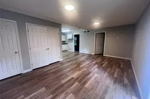 115 W Mulberry Ave, Wharton, TX 77488 - Photo 3