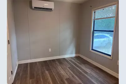 115 W Mulberry Avenue #B, Wharton, TX 77488 - Photo 11