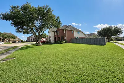 5530 Green Meadow Court, League City, TX 77573 - Photo 5