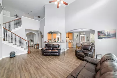 5530 Green Meadow Court, League City, TX 77573 - Photo 11