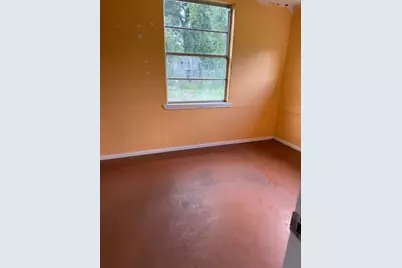 111 N Holly Street, Sweeny, TX 77480 - Photo 9