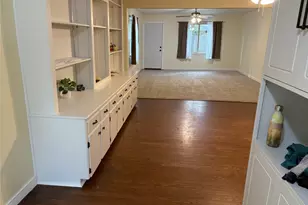 115 N Shirley St, Alvin, TX 77511 - Photo 3