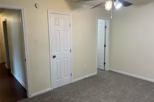 115 N Shirley St, Alvin, TX 77511 - Photo 13