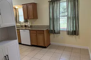 115 N Shirley St, Alvin, TX 77511 - Photo 5