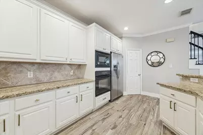 5242 Eigel Street, Houston, TX 77007 - Photo 15