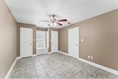 5646 Belmark Street, Houston, TX 77033 - Photo 9