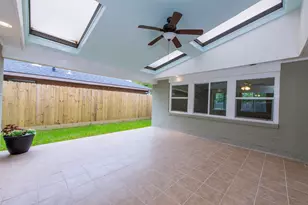 10613 Willowgrove Dr, Houston, TX 77035 - Photo 17