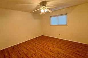 67 E White Willow Cir, The Woodlands, TX 77381 - Photo 15
