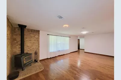 10282 Valley Drive S, Willis, TX 77318 - Photo 9