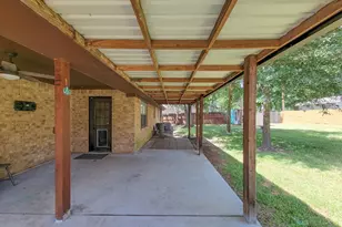 10282 Valley Dr S, Willis, TX 77318 - Photo 35