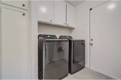 9614 Springmont Drive, Houston, TX 77080 - Photo 35